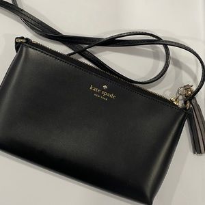 Black Kate Spade slingbag